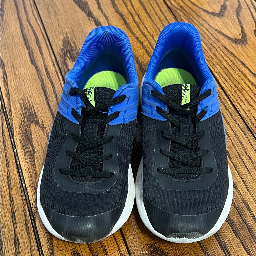 Under Armour Youth Black & Blue Sneakers with Neon Green Logo - Picture 15 of 17